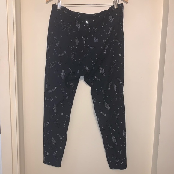 Torrid 'Space Jam' Black Active Leggings Size 2 - Picture 6 of 8